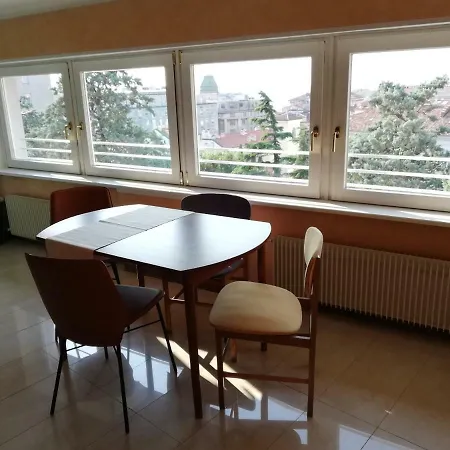 アパートホテル Teatro トリエステ